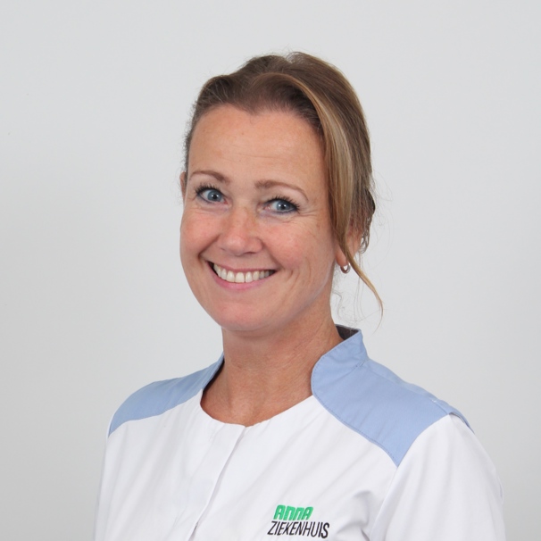 Profielfoto van Miranca van der Heijden casemanager longoncologie bij het Anna Ziekenhuis Miranca van der Heijden is casemanager longoncologie bij het Anna Ziekenhuis