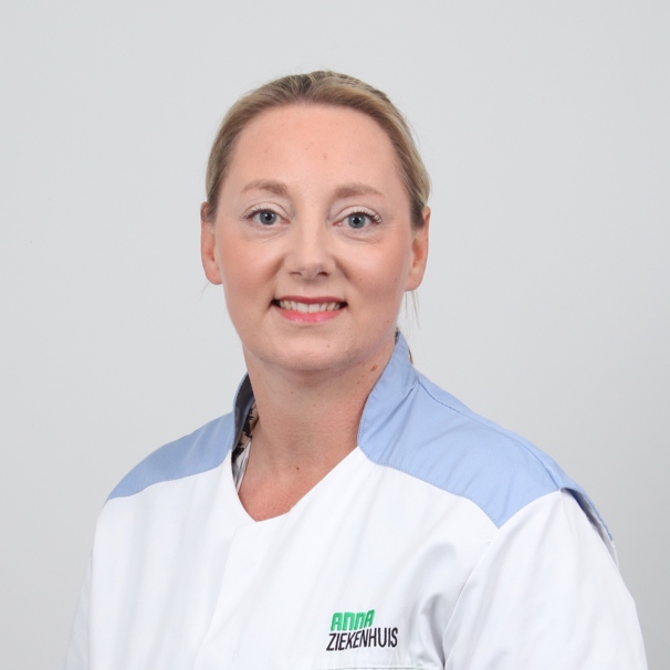 Profielfoto van Ingrid Van den Hoven chirurg bij het Anna Ziekenhuis Ingrid Van den Hoven is chirurg bij het Anna Ziekenhuis