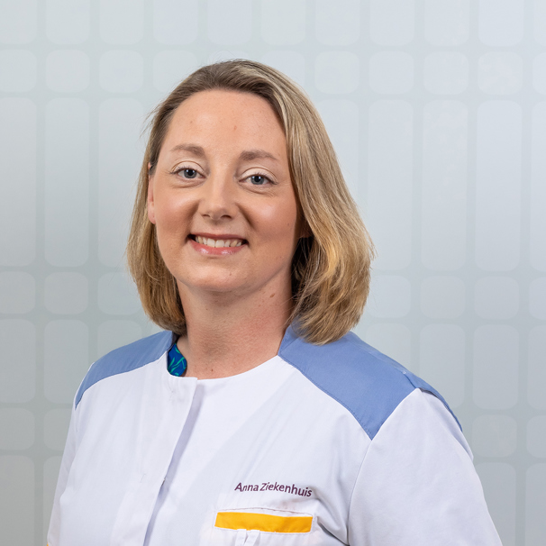 Profielfoto van Ingrid Van Den Hoven - chirurg Ingrid Van Den Hoven is chirurg bij het Anna Ziekenhuis