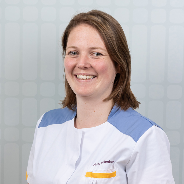 Profielfoto van Irma Brands - klinisch verloskundige Irma Brands is klinisch verloskundige bij het Anna Ziekenhuis