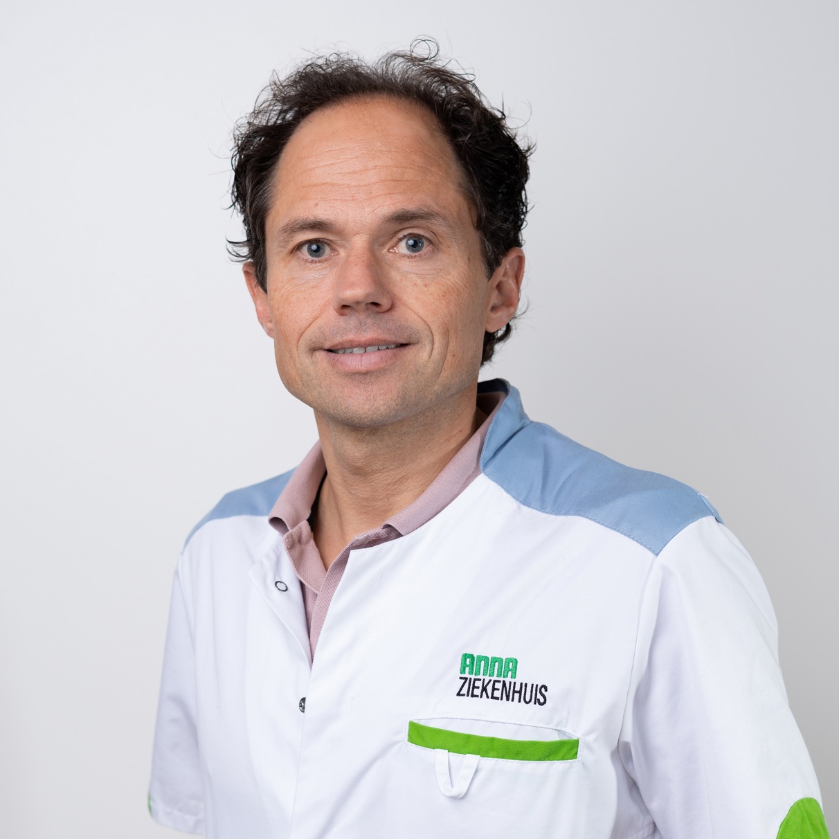 Wart van Zoest is orthopedisch chirurg bij het Anna Ziekenhuis