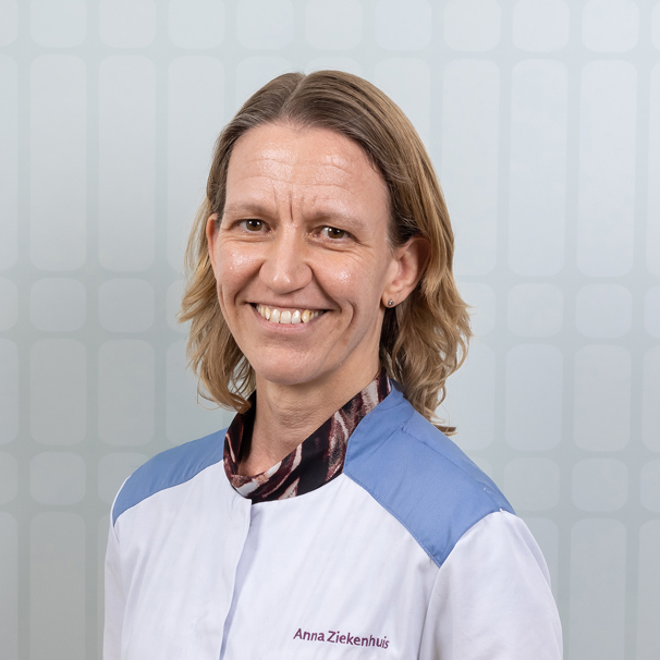 Profielfoto van Kitty Habraken - zaalarts Kitty Habraken is zaalarts bij het Anna Ziekenhuis