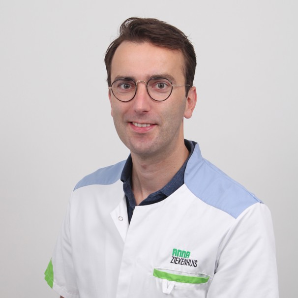 Profielfoto van Emiel van Haren - plastisch chirurg Emiel van Haren is plastisch chirurg in het Anna Ziekenhuis