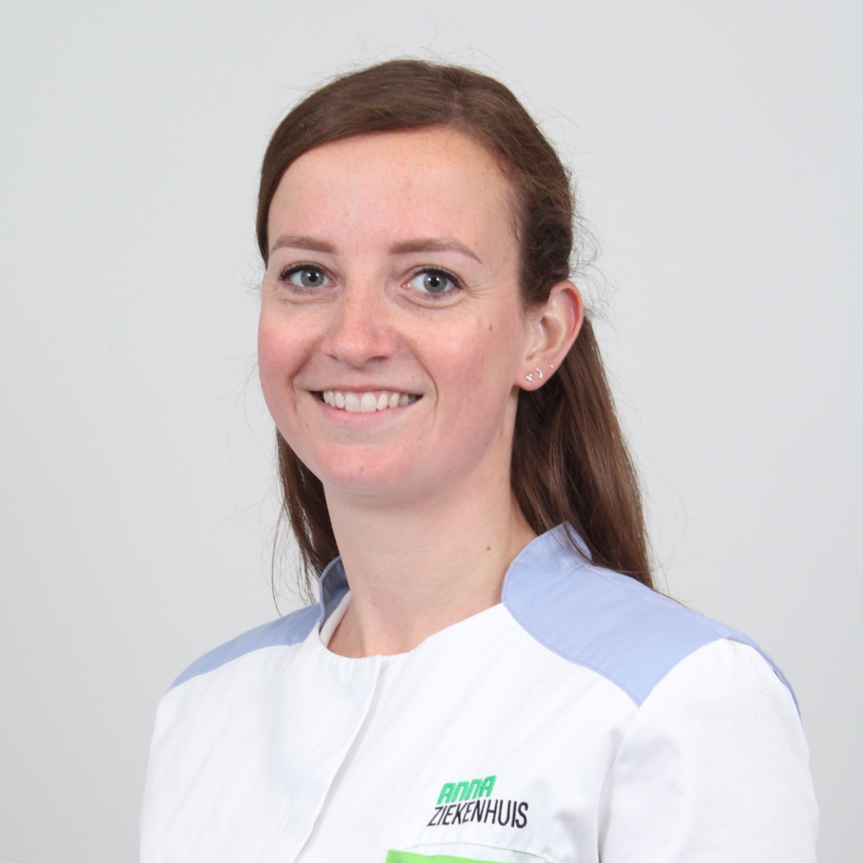 Profielfoto van Lieke de Swart is operatieassistent en vakspecialist chirurgie bij het Anna Ziekenhuis