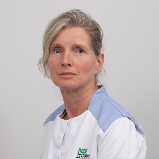 Profielfoto van Karin Habraken, fysiotherapeut bij het Anna Ziekenhuis Karin Habraken is fysiotherapeut bij het Anna Ziekenhuis