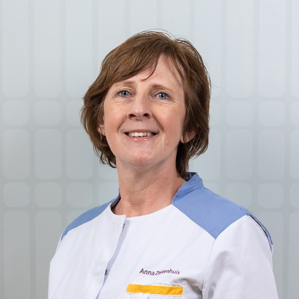 Profielfoto van Karin Beens van Berlo - eczeem verpleegkundige Karin Been is eczeem verpleegkundige bij het Anna Ziekenhuis