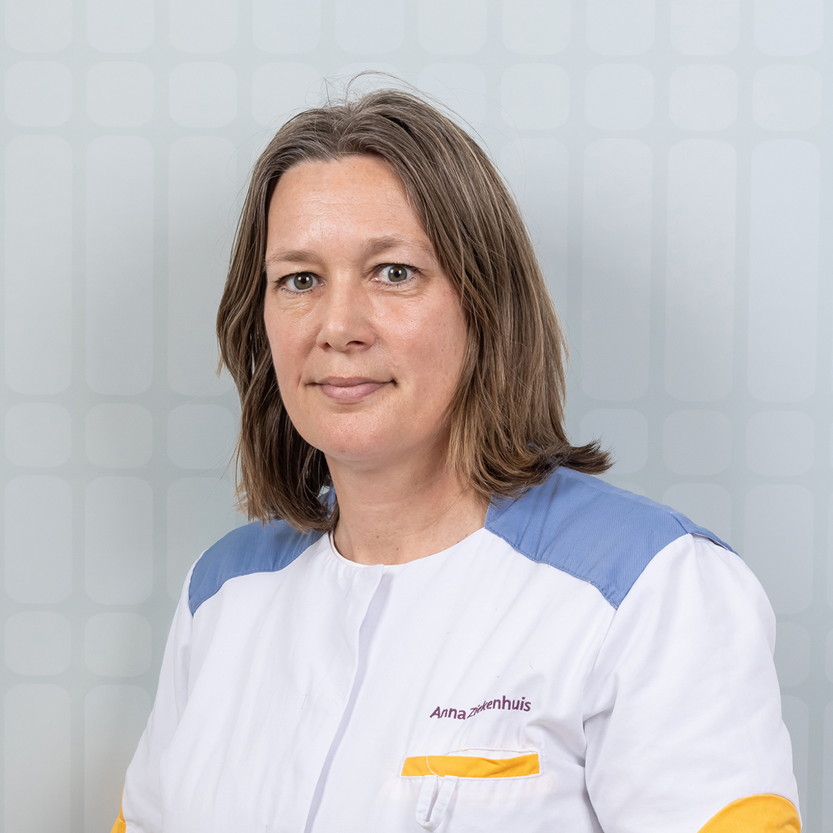 Ellis Bos is physician assistant orthopedie bij het Anna Ziekenhuis