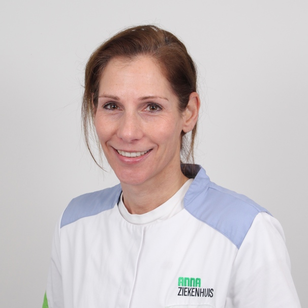 Profielfoto van Mieke Muitjens technisch oogheelkundig assistent bij het Anna Ziekenhuis Mieke Muitjens is technisch oogheelkundig assistent bij het Anna Ziekenhuis