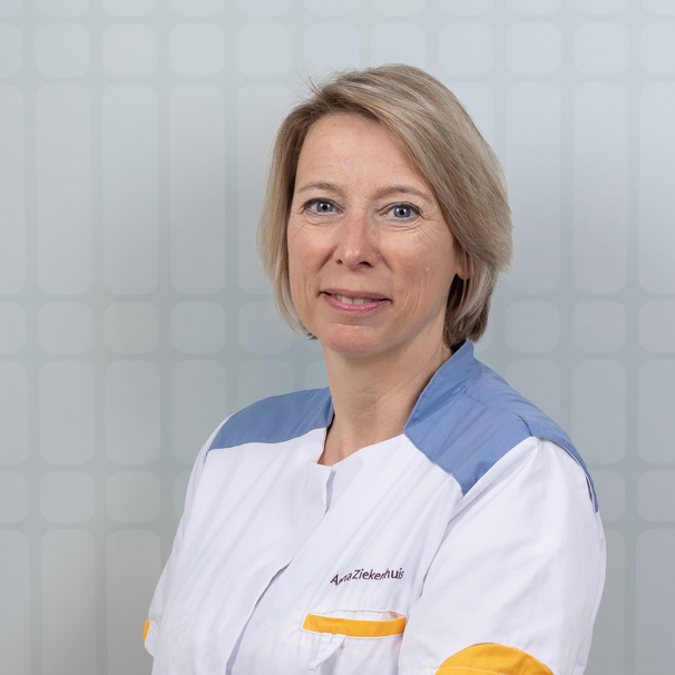 Profielfoto van Esther Schepers - chirurg Esther Schepers is chirurg bij het Anna Ziekenhuis