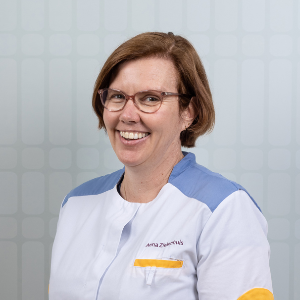 profielfoto van Cindy Sangers - specialistisch dermatologie verpleegkundige Cindy Sangers is specialistisch dermatologie verpleegkundige bij het Anna Ziekenhuis