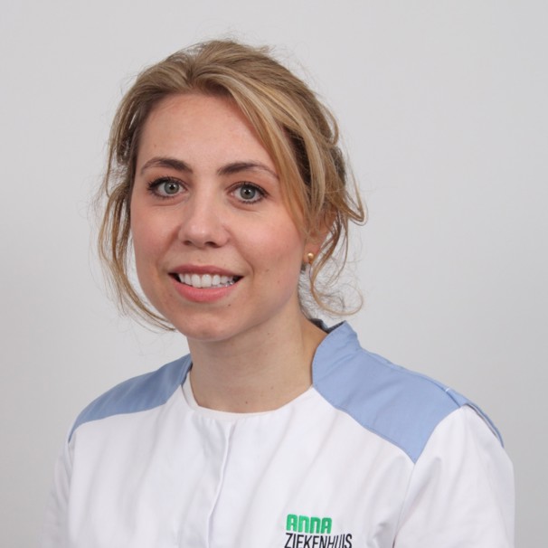 Profielfoto van Nina Roosen - dermatoloog Nina Roosen is dermatoloog bij het Anna Ziekenhuis
