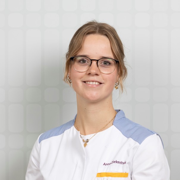 Carlijn van den Hurk is longverpleegkundige bij het Anna Ziekenhuis