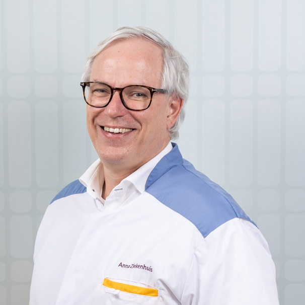 Profielfoto van Jan Pieter Schouten, ziekenhuisapotheker bij het Anna Ziekenhuis Jan Pieter Schouten is ziekenhuisapotheker bij het Anna Ziekenhuis