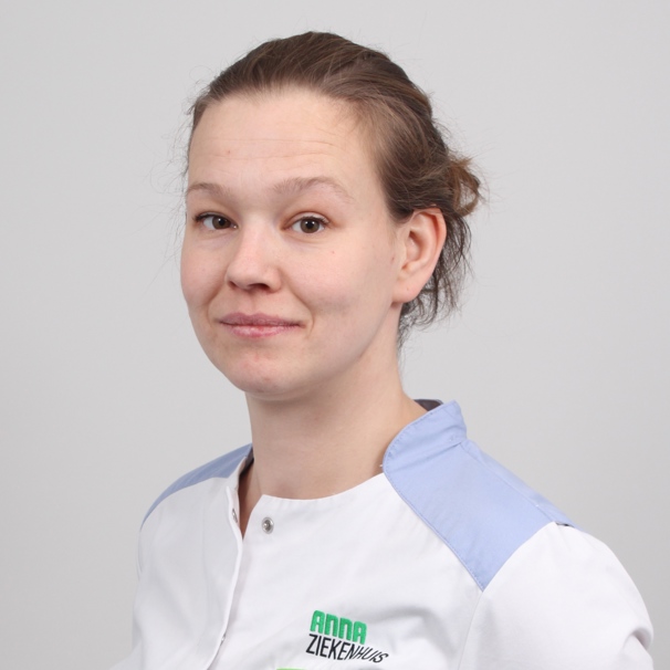 Profielfoto van Yvette Mol internist ouderengeneeskunde en arts SEH bij het Anna Ziekenhuis Yvette Mol is internist ouderengeneeskunde en arts SEH bij het Anna Ziekenhuis